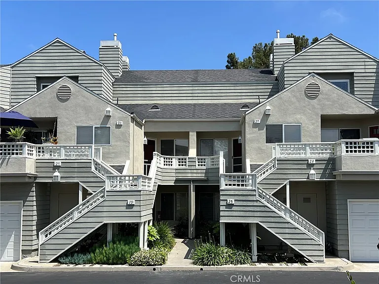 19 Baywood #42 — Photo 1