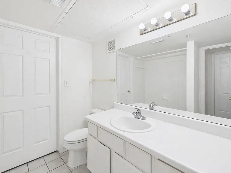 501 W 26th St #314 — Photo 12