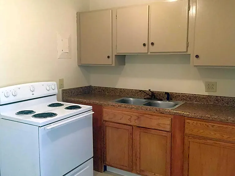 2921 New Walkertown Rd #M — Photo 6