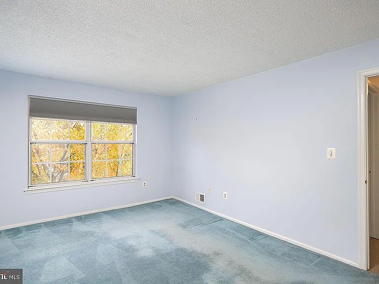 1st image of 34 Chambord Ct