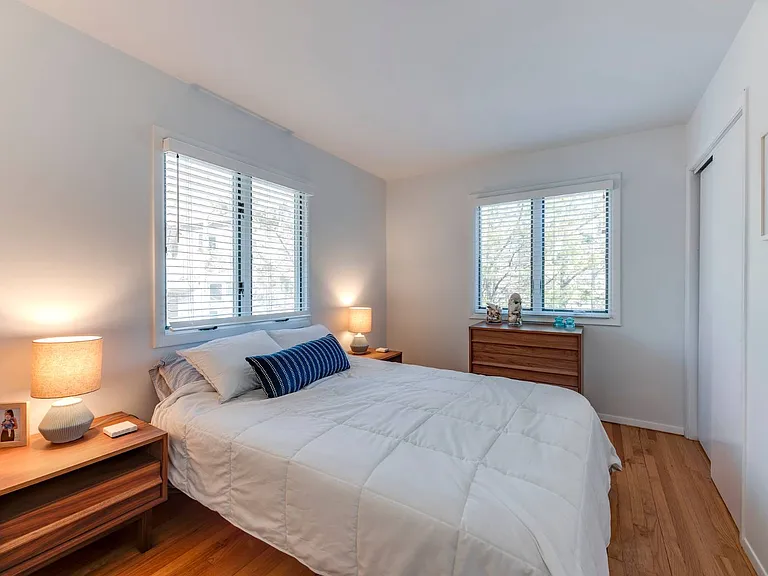 68 Springy Banks Rd — Photo 10