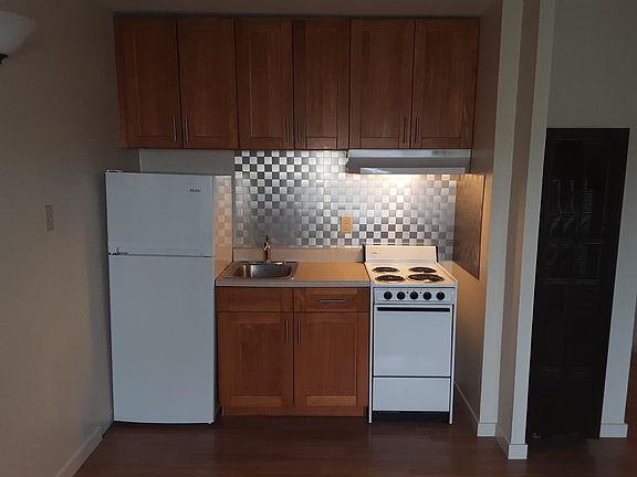 4th image of 420 Milton Ave