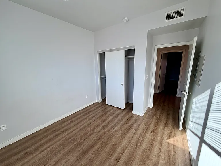 22425 Del Valle St #3 — Photo 21