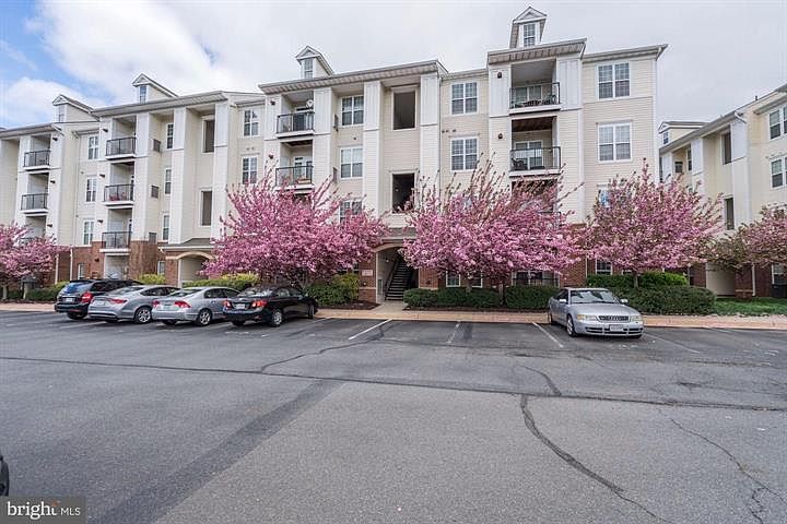 1st image of 21228 McFadden Sq Unit 211