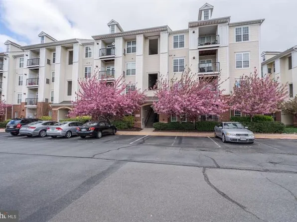21228 McFadden Sq, Sterling, VA