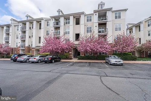 21228 McFadden Sq #211 Photo 1