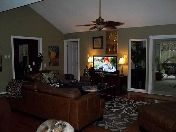 2nd image of 15810 Stanhope Ct