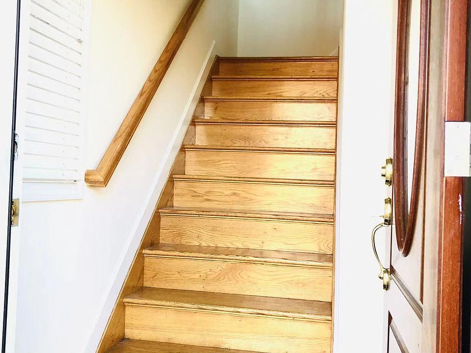 2nd image of 149-40 17th Rd Floor 2