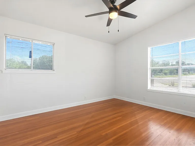 803 Oblate Dr — Photo 15