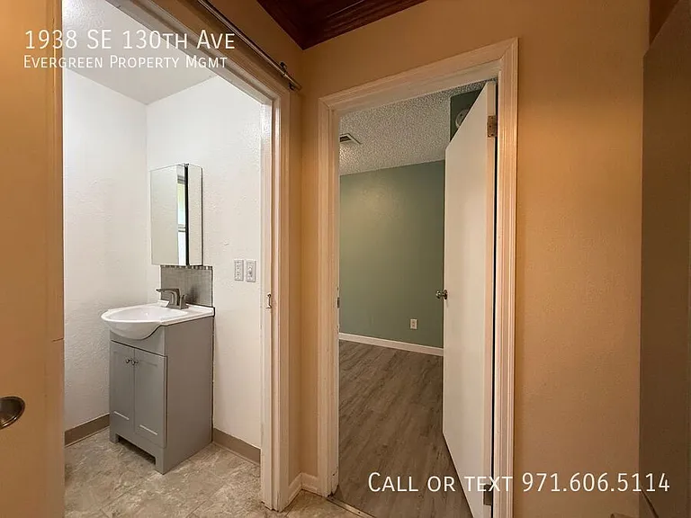 1938 SE 130th Ave — Photo 15