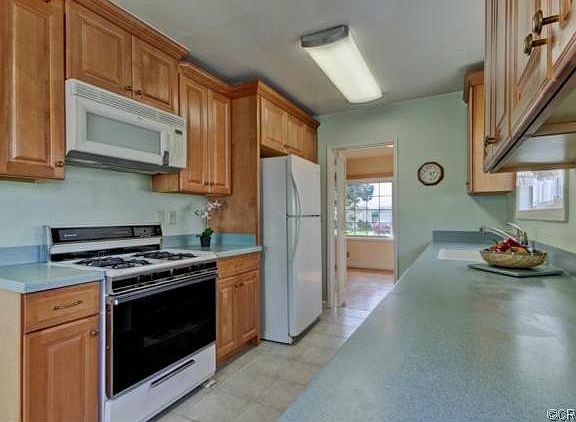 5th image of 2024 Brockwell Ave