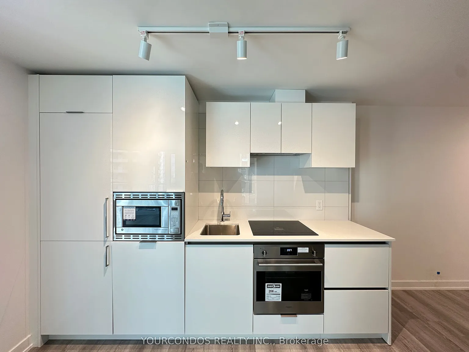 2 bed, $3,100 — Photo 3