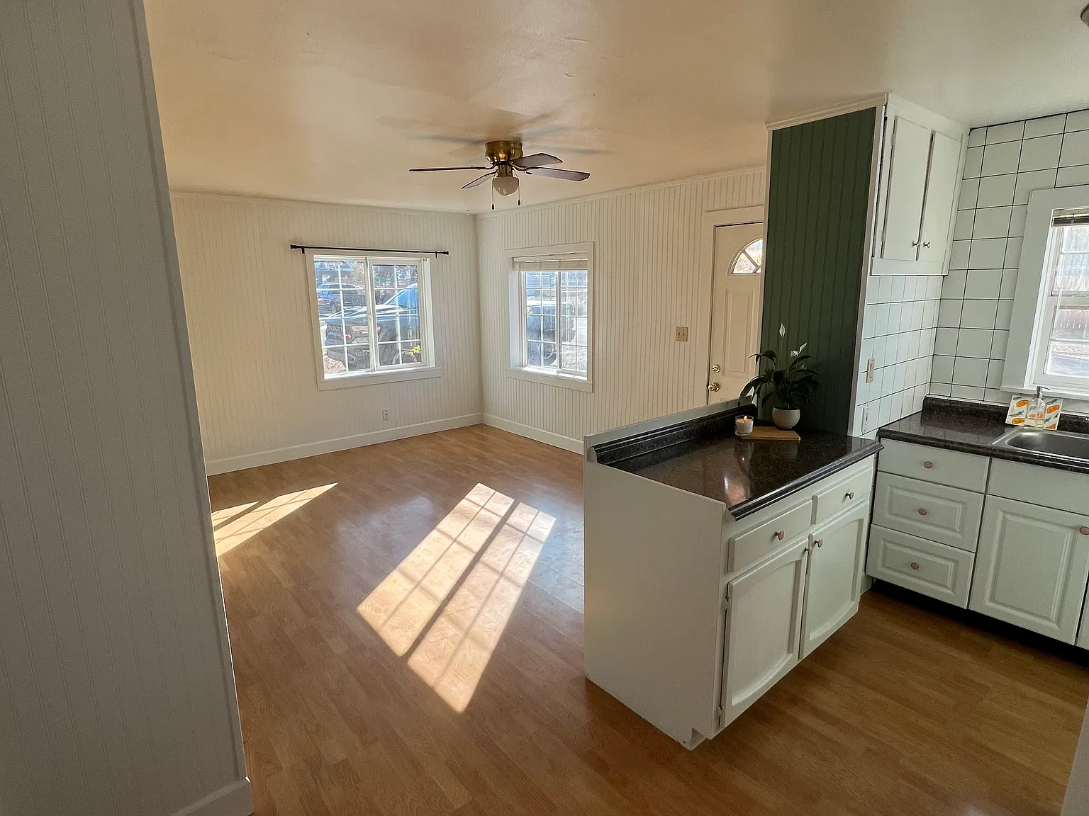 1 bed, 425 sqft, $1,595 — Photo 2