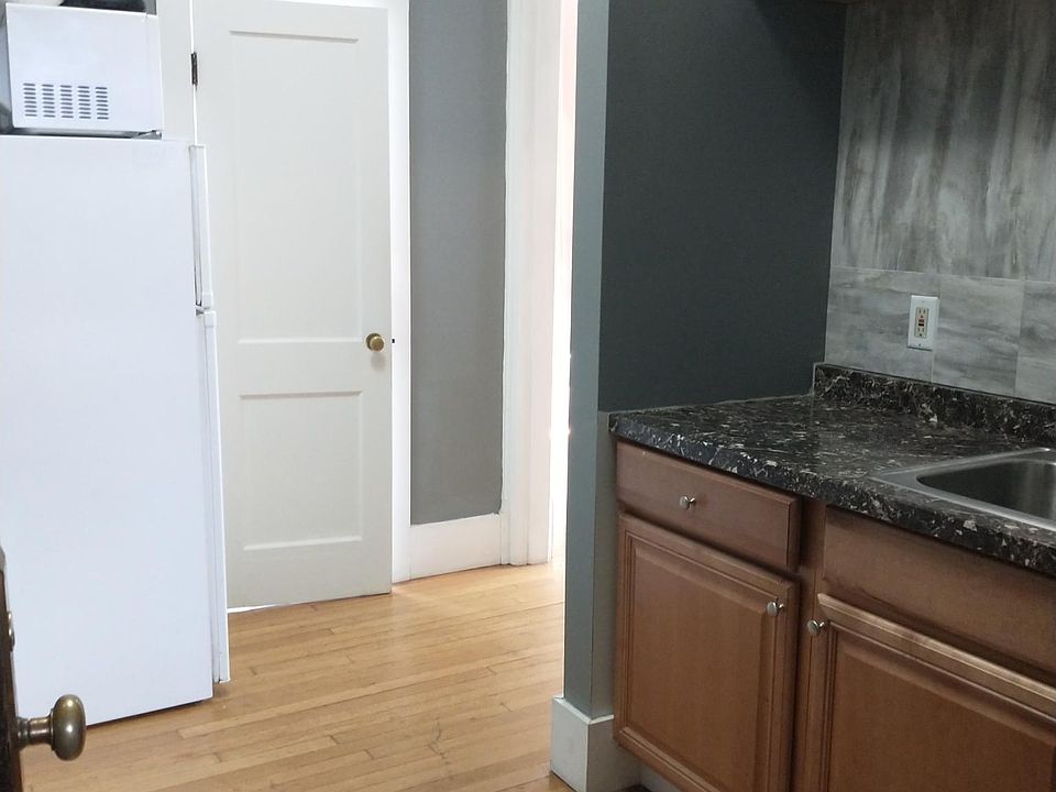 1st image of 22 Bartlett Ave APT 3