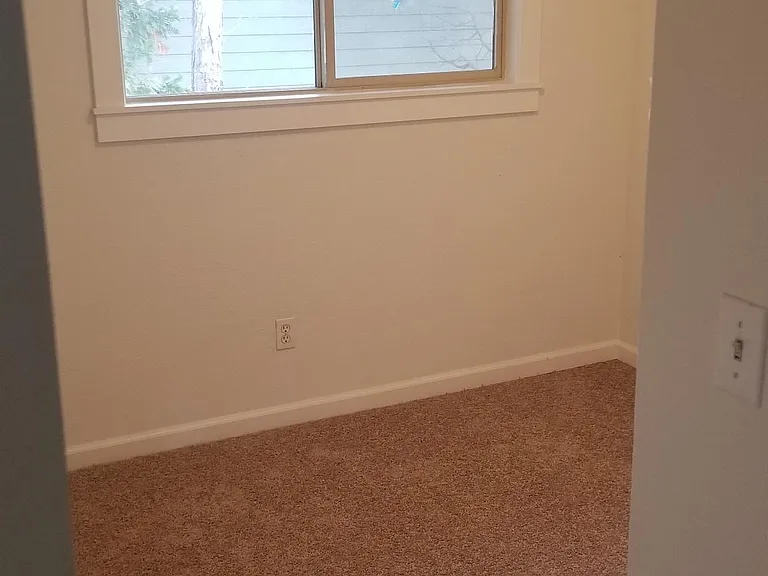 7835 SE 92nd Ave #8 — Photo 16
