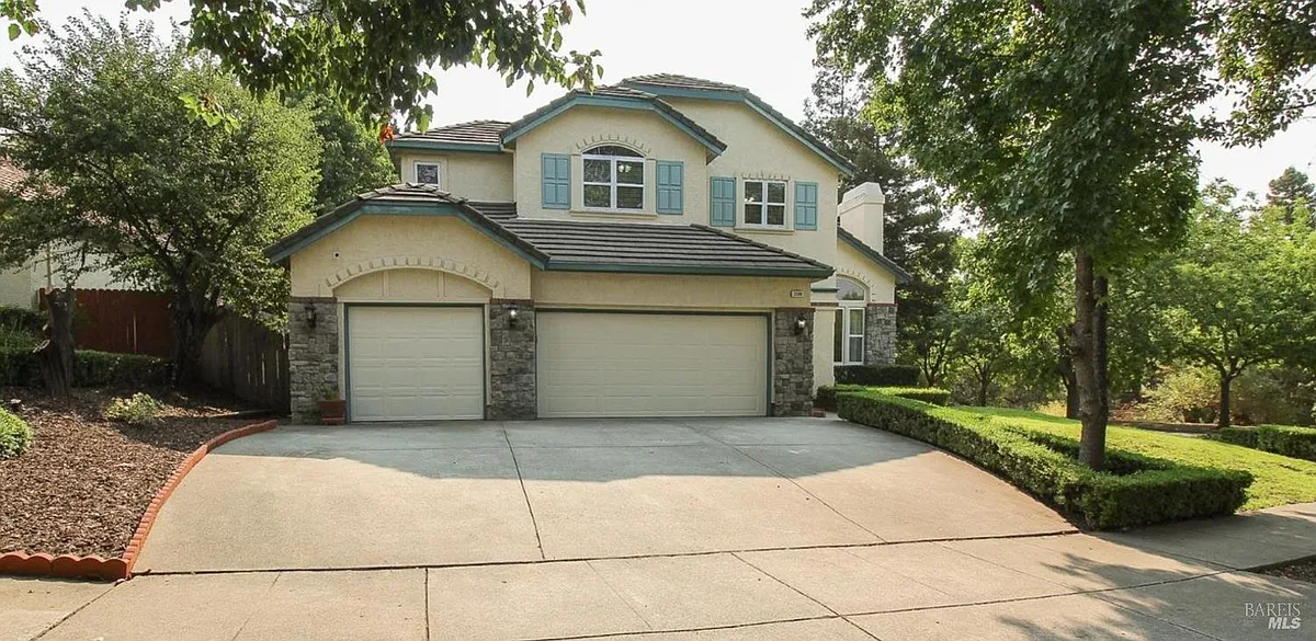 Building Photo - 3500 Crownridge Dr