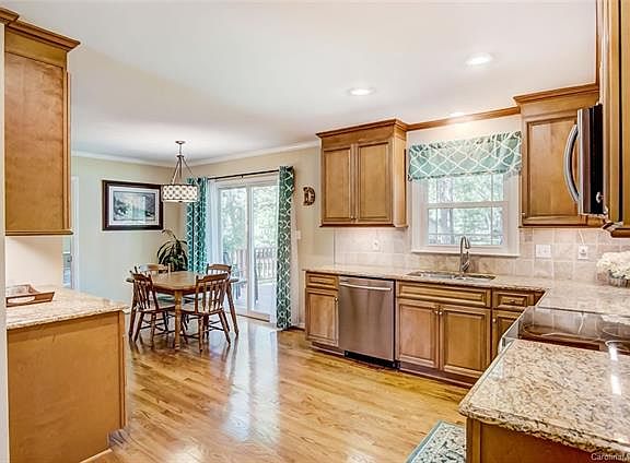 3rd image of 5601 Ivygate Ln