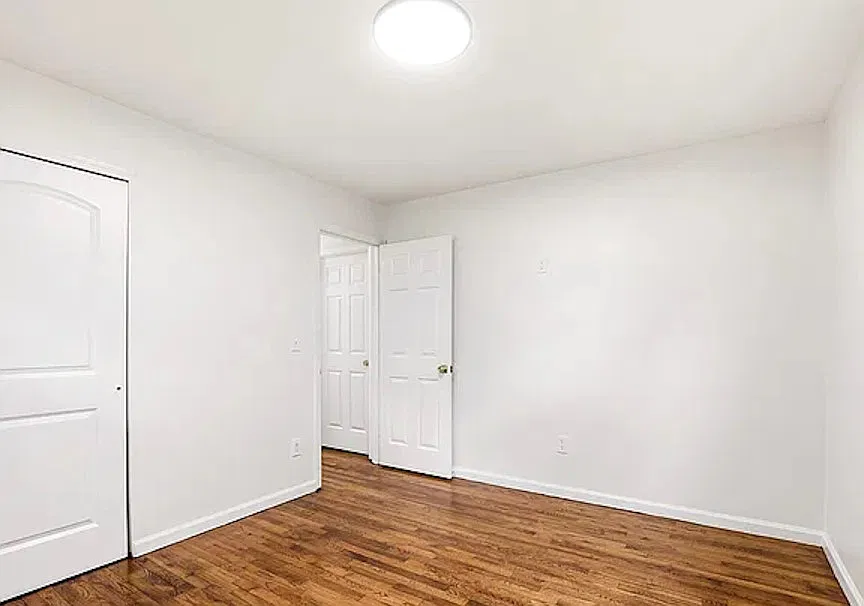 4 bed, 906 sqft, $2,850 — Photo 4