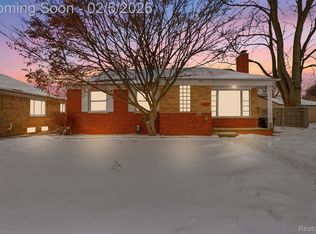 25569 W Chicago St, Redford, MI