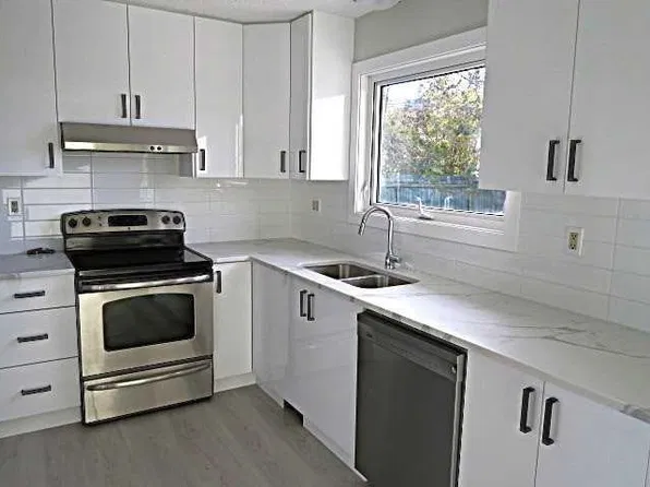 2015 N 19th Ave, Bowden, AB T0M 0K0
