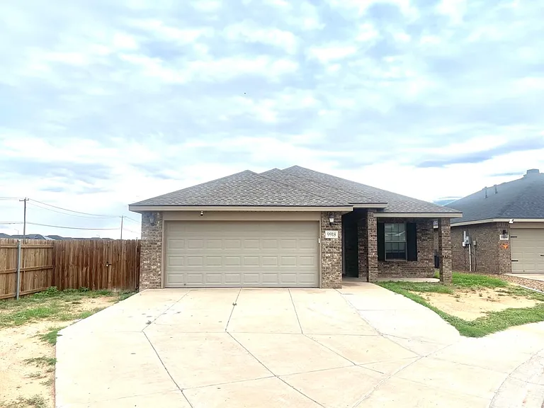 9918 Lamar Ave — Photo 2