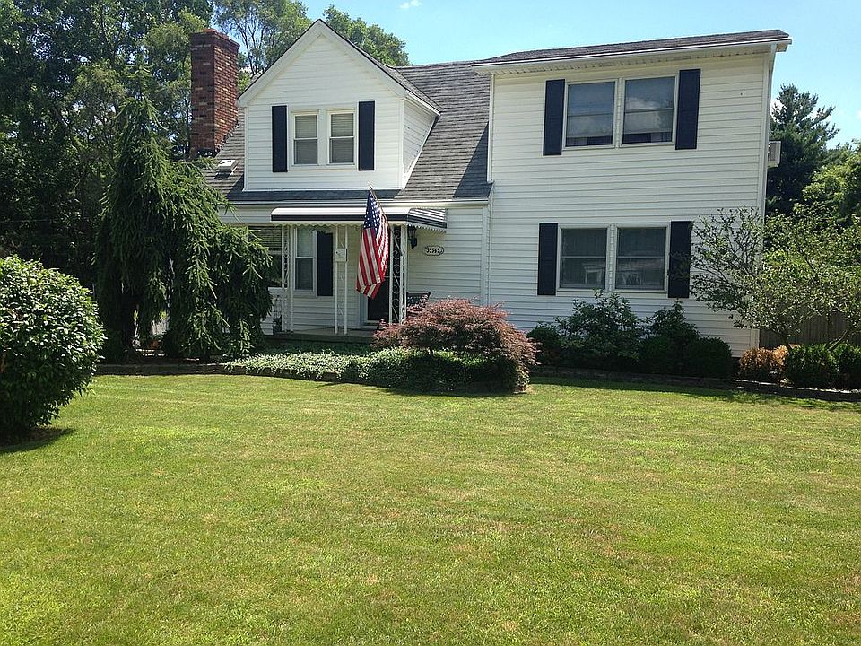 2nd image of 35545 Mary St
