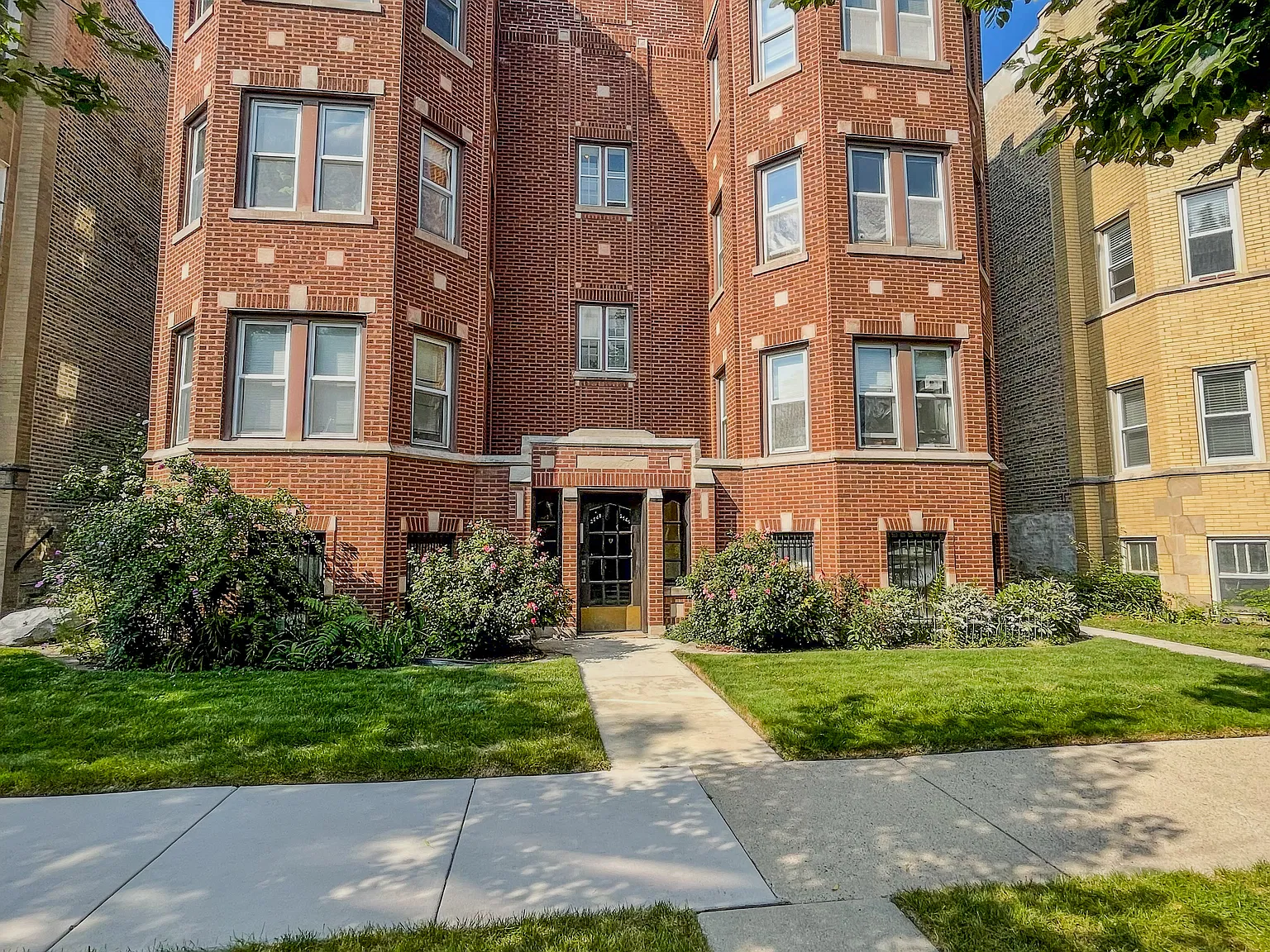 2 bed, 1700 sqft, $2,450 — Photo 1
