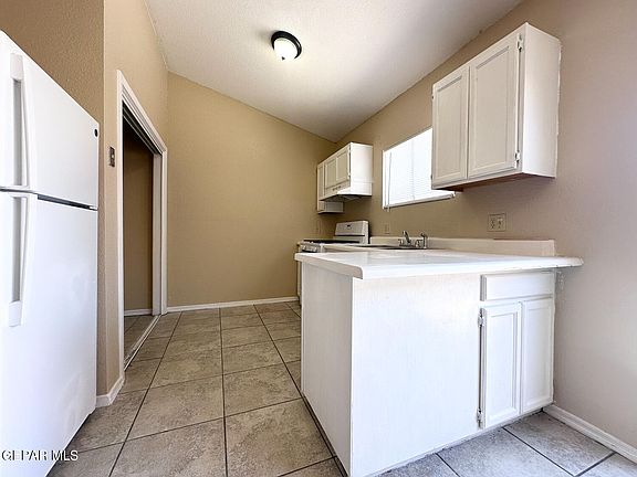5th image of 3526 Oasis Dr