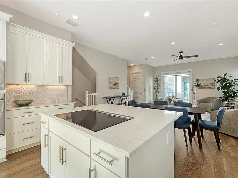 512 Laurel Park Dr — Photo 18