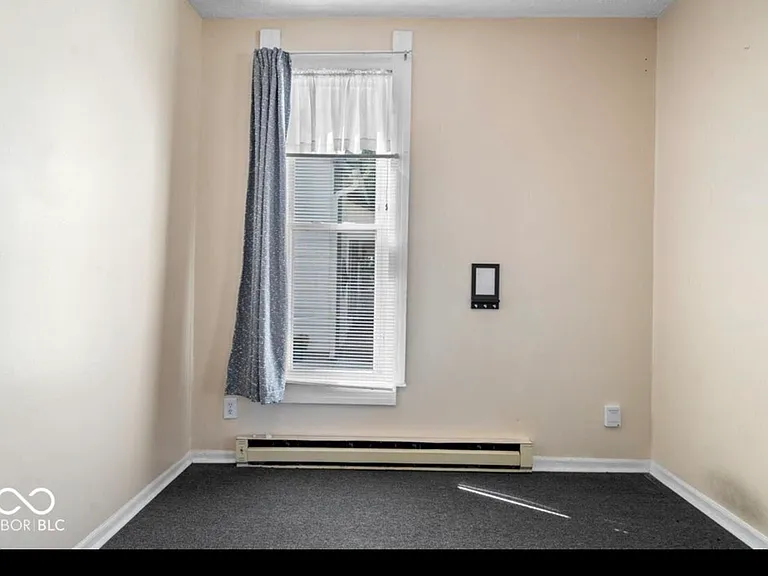 409 W Wiley St — Photo 12