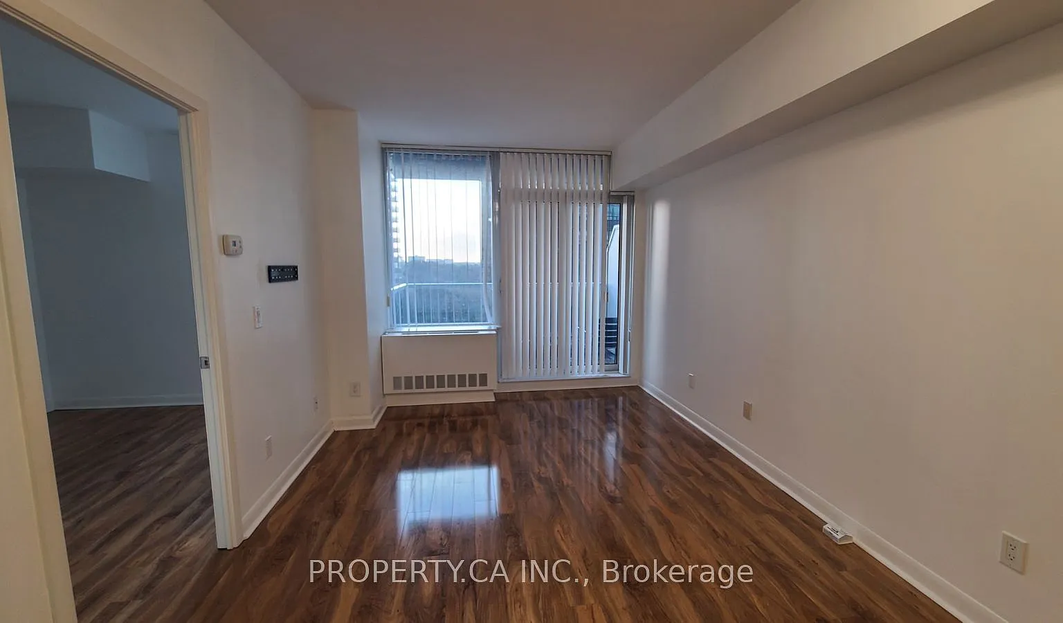4978 Yonge St — Photo 4