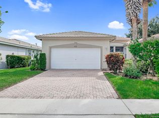9664 Crescent View Dr N, Boynton Beach, FL 33437