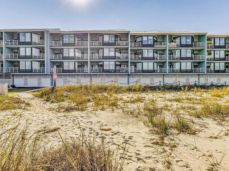 1390 Fort Pickens Rd #210 — Photo 41