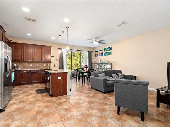 2nd image of 2815 Birchcreek Dr