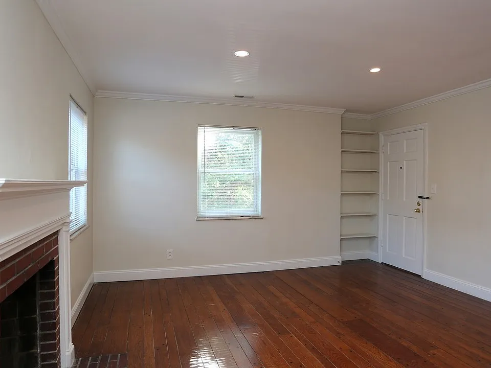 2023 Edgecliff Point