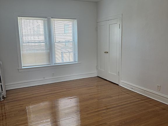 5th image of 6932 S Crandon Ave #3E
