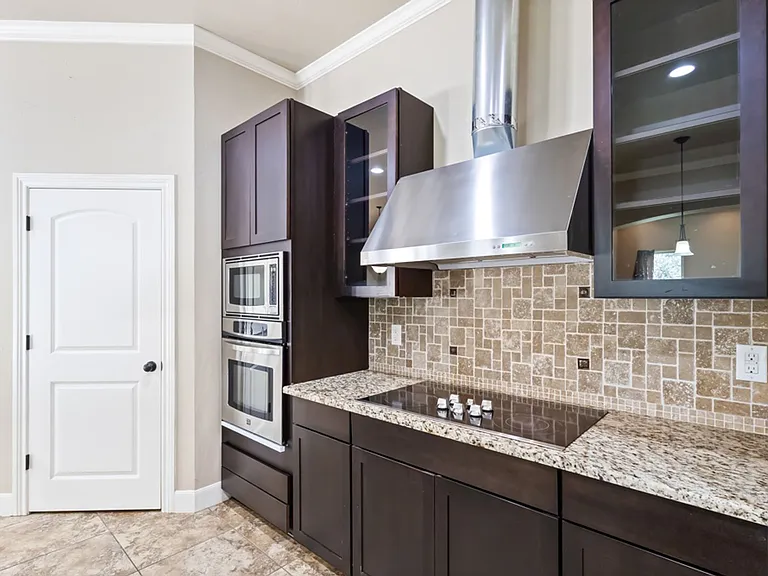 8210 Roy Ln — Photo 10
