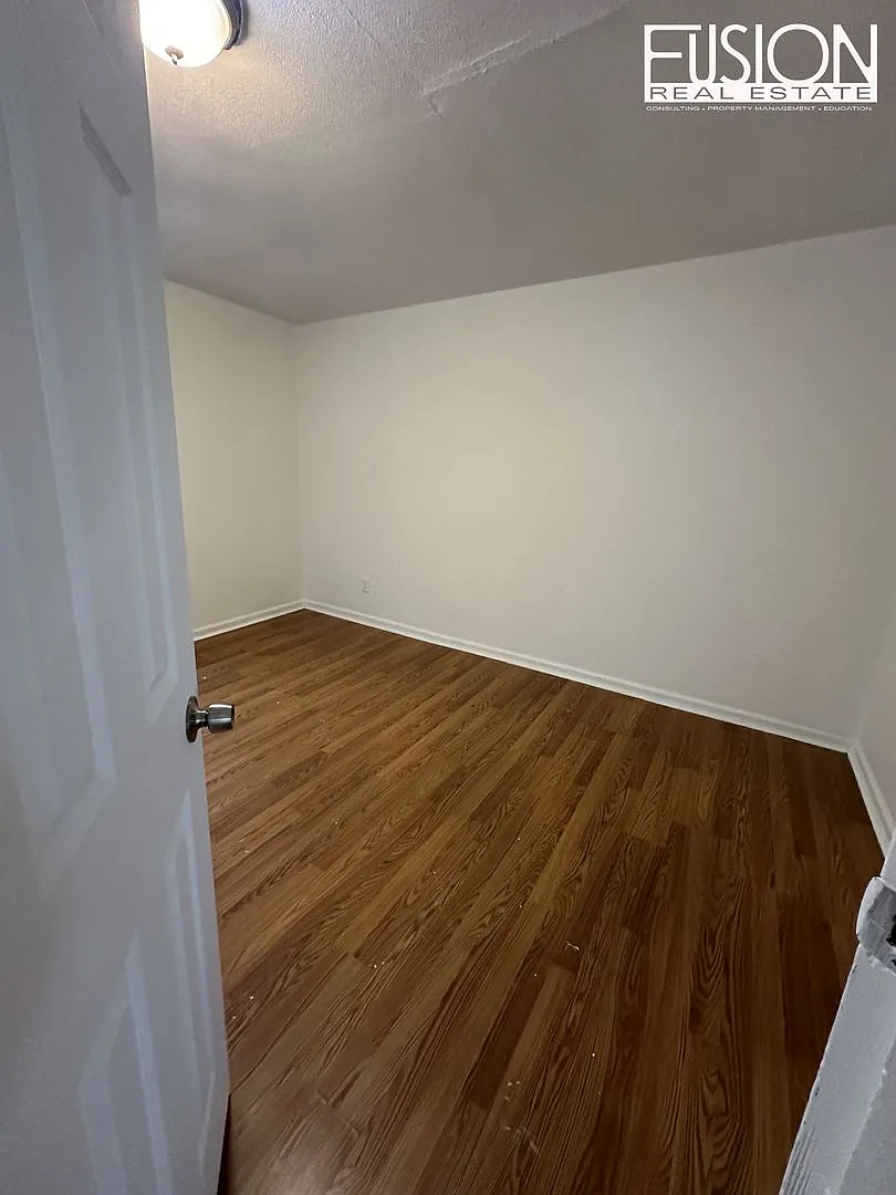340 Manhattan Drive — Photo 4