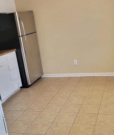 304 Carpenter St — Photo 4