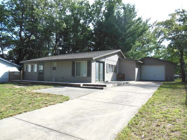 1st image of 4040 Oakridge Dr