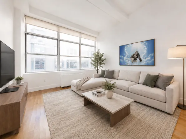 321 West 37th Street image 1 of 10