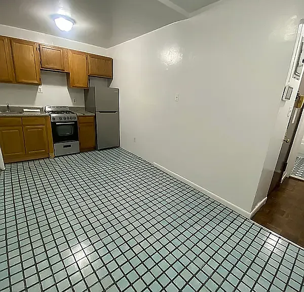 424 W 56th St #5 — Photo 1
