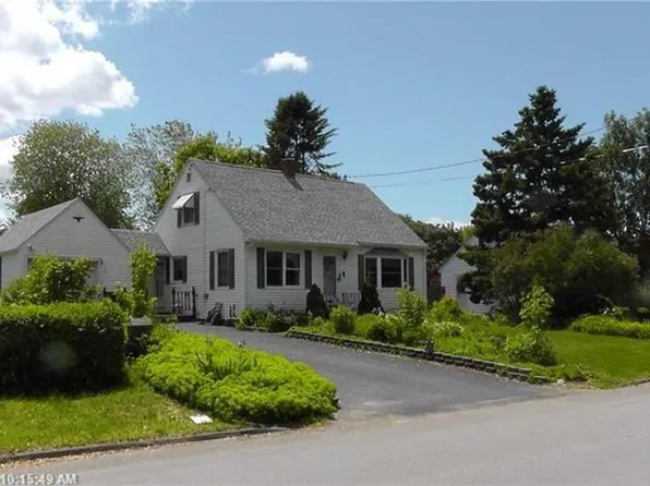 75 Grove St, Brewer, ME 04412
