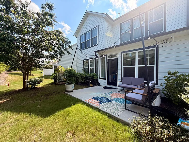 513 Rowanwood Way — Photo 4
