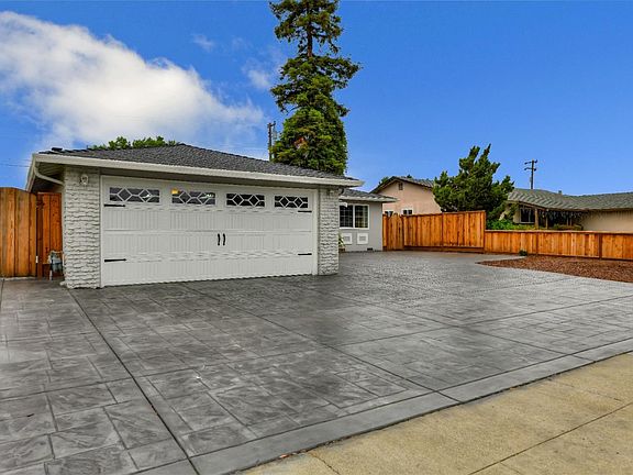 2nd image of 1914 Crinan Dr