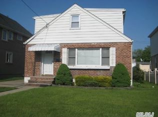 272 Euston Rd S, Garden City, NY 11530