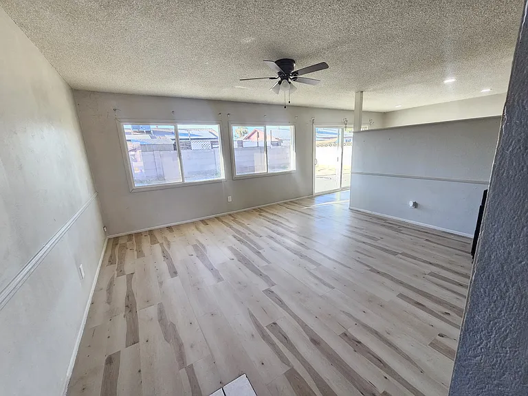 7928 W Earll Dr — Photo 8