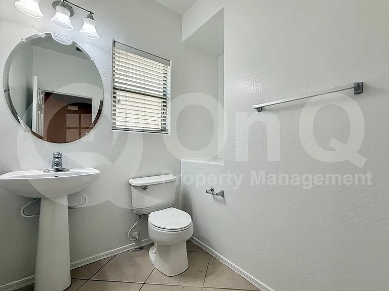 8306 W Sheridan St — Photo 7