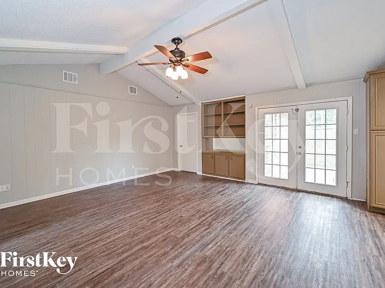 13706 Oleoke Ln — Photo 3