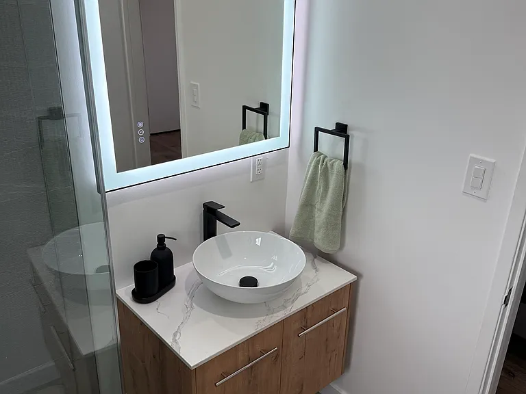 6053 Wilkinson Ave — Photo 35